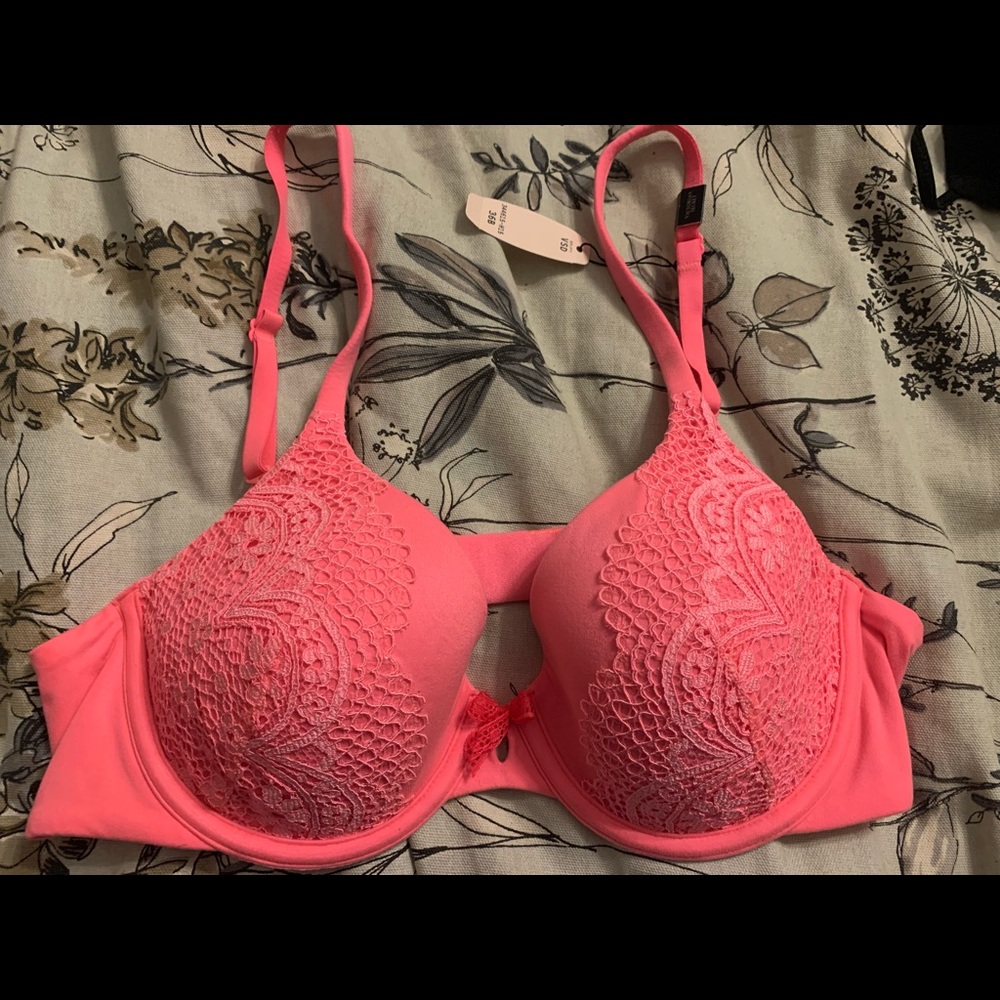 New Vibrant Pink Victoria’s Secret Bra 36B